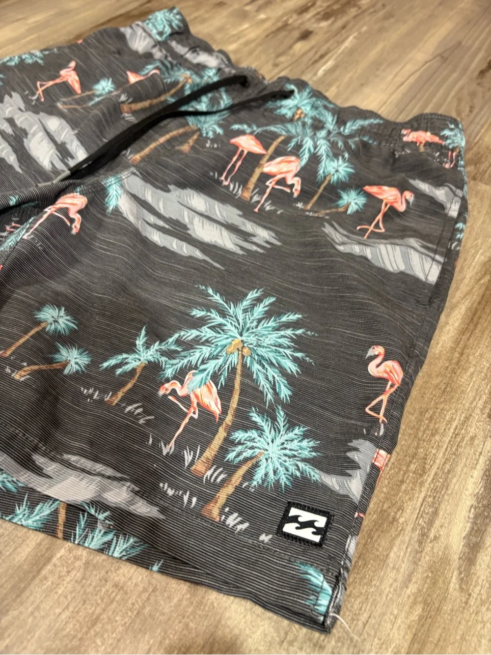 Billabong Recycler Board Shorts Men’s Sz Small Gray Flamingo Print Beach Novelty